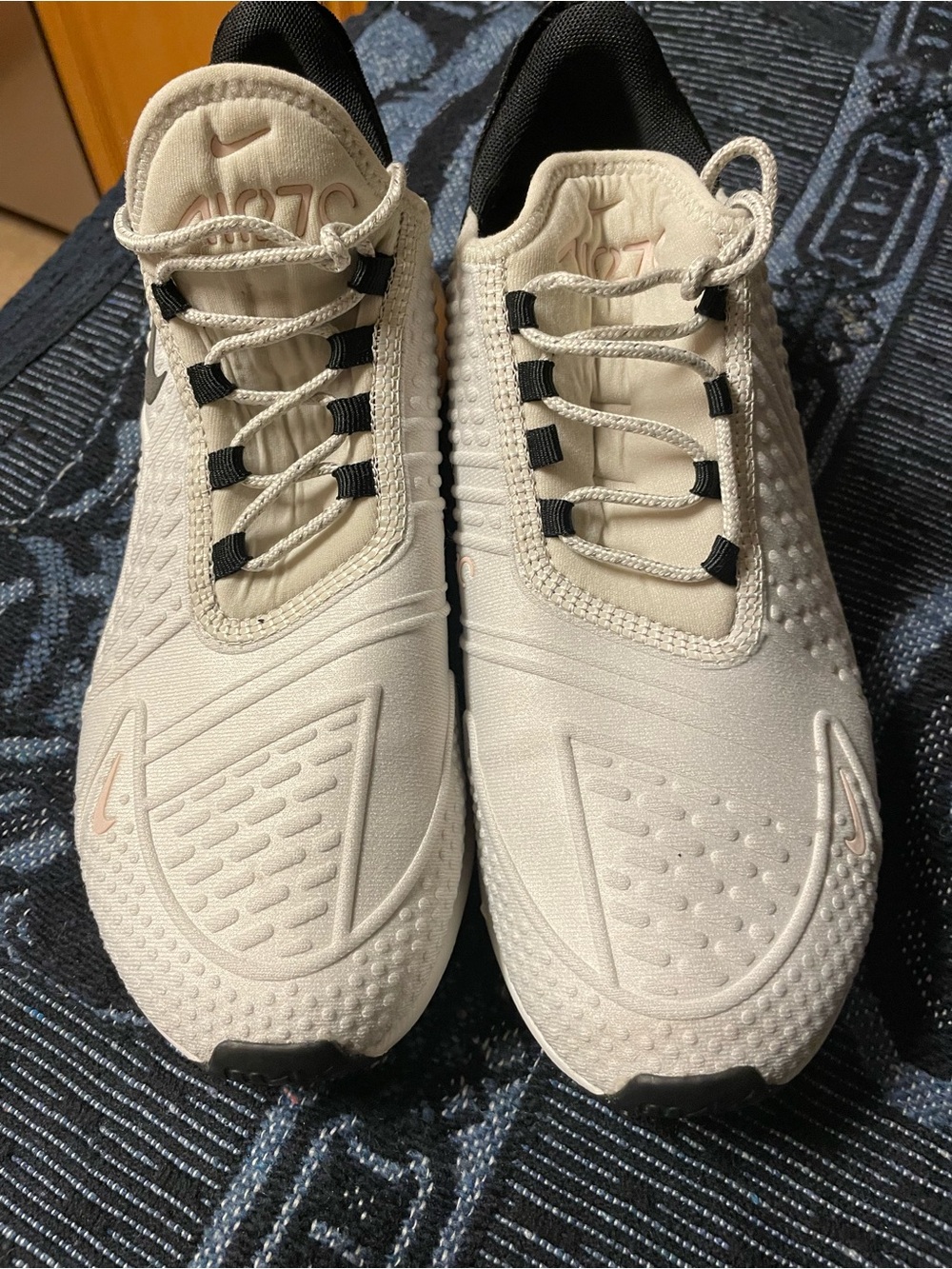 Nike Cream White Low-Top Athletic Sneakers with Black Accents